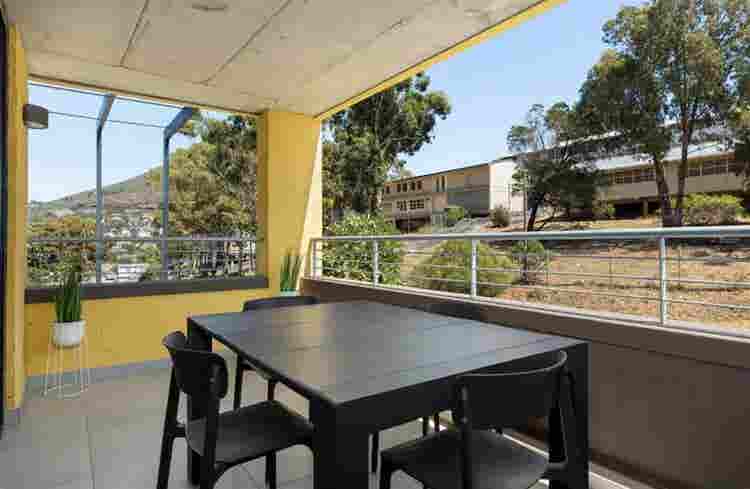 1 bedroom en-suite and parking bay