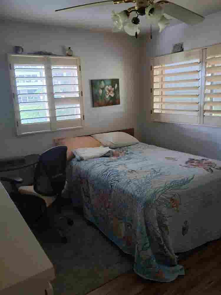 Private room to rent