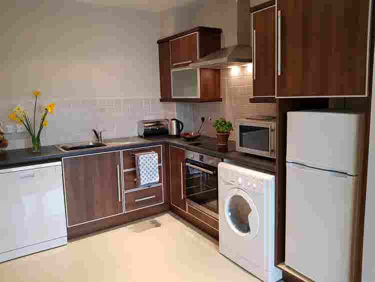 Luxury 2 bed ground floor apt