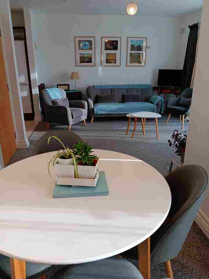 Luxury 2 bed ground floor apt