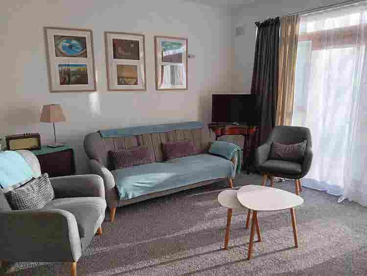 Luxury 2 bed ground floor apt