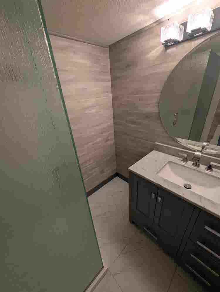 Private Room for rent Broadway-