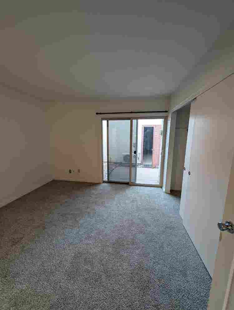 Private Room for rent Broadway-