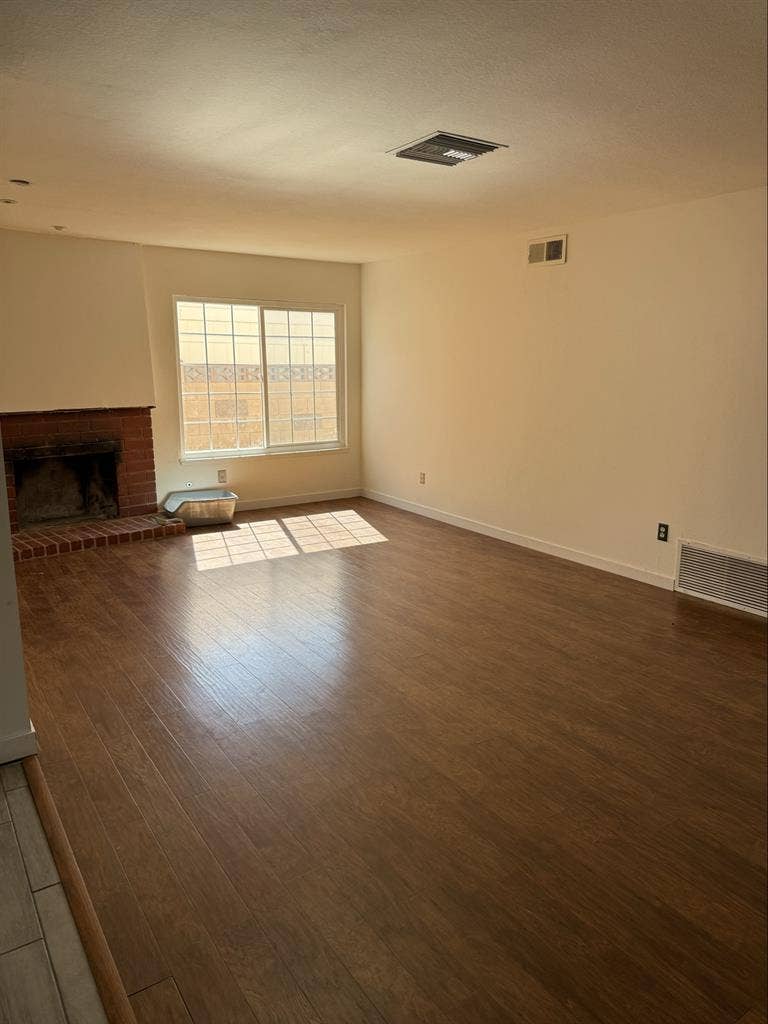 Two rooms available for rent