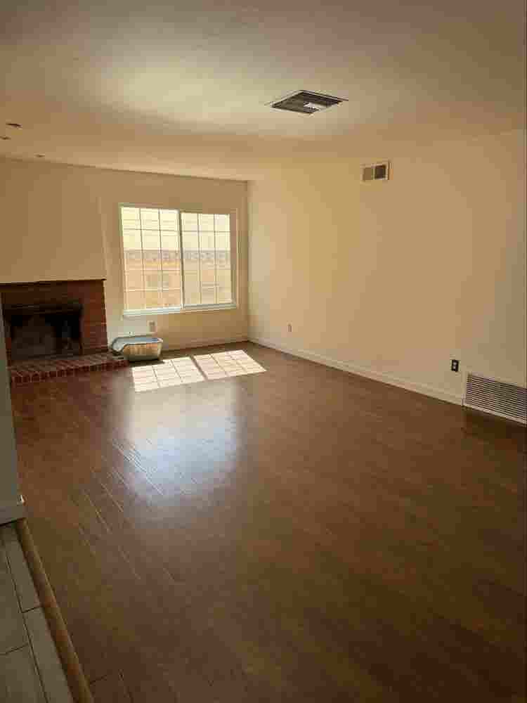 Two rooms available for rent