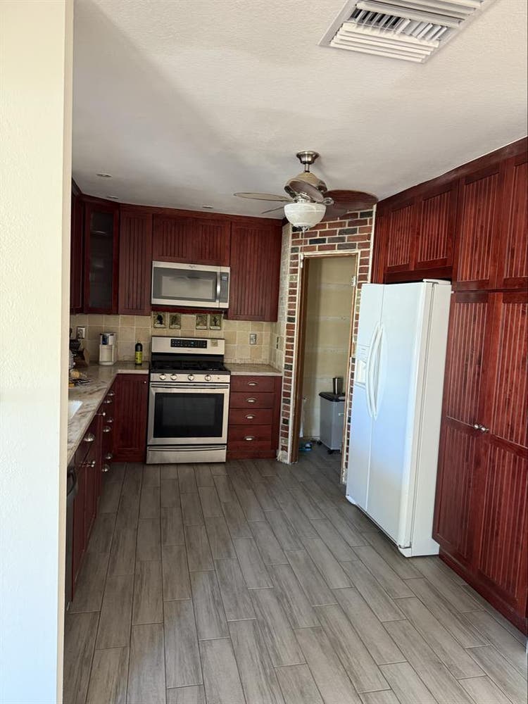 Two rooms available for rent