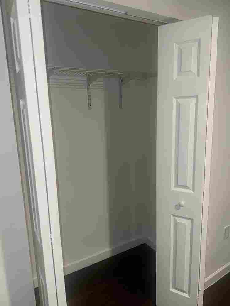 1bdr/shared bath