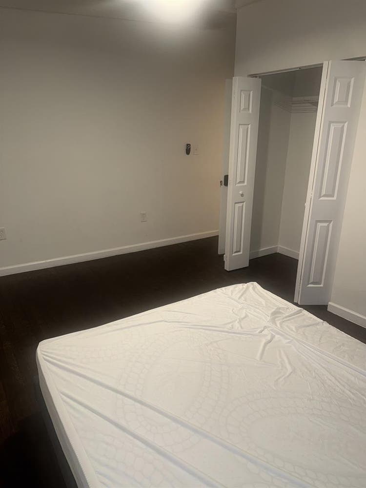 1bdr/shared bath