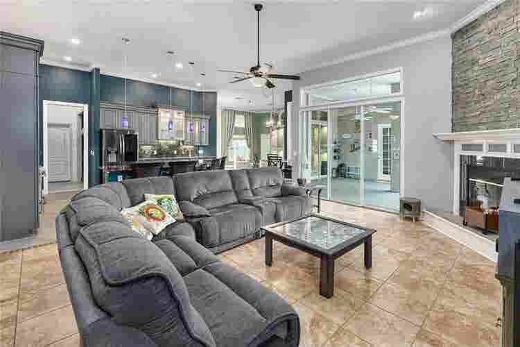 Amazing Room Utl Incl in Pool Home