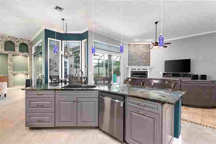 Amazing Room Utl Incl in Pool Home