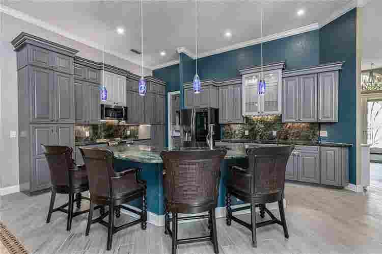 Amazing Room Utl Incl in Pool Home