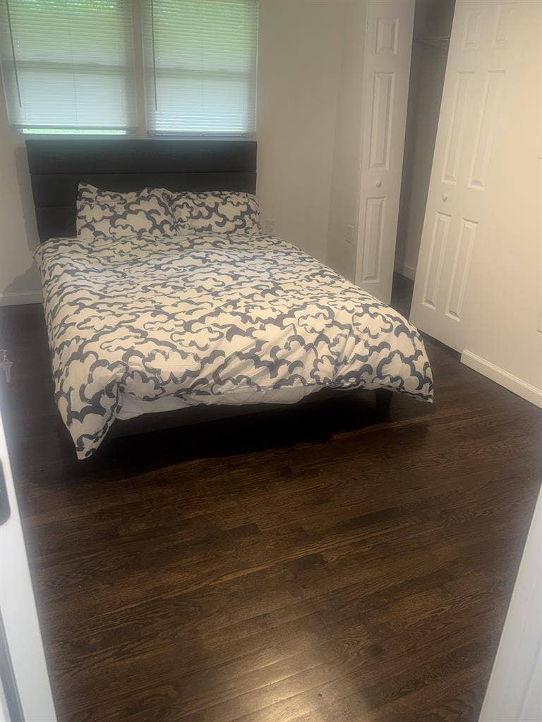 Mins to the airport! Furnished 1bdr