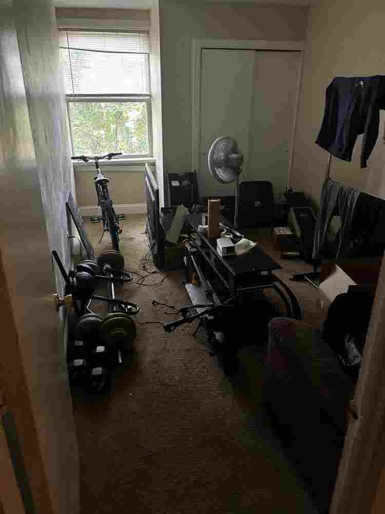 Room available to rent.