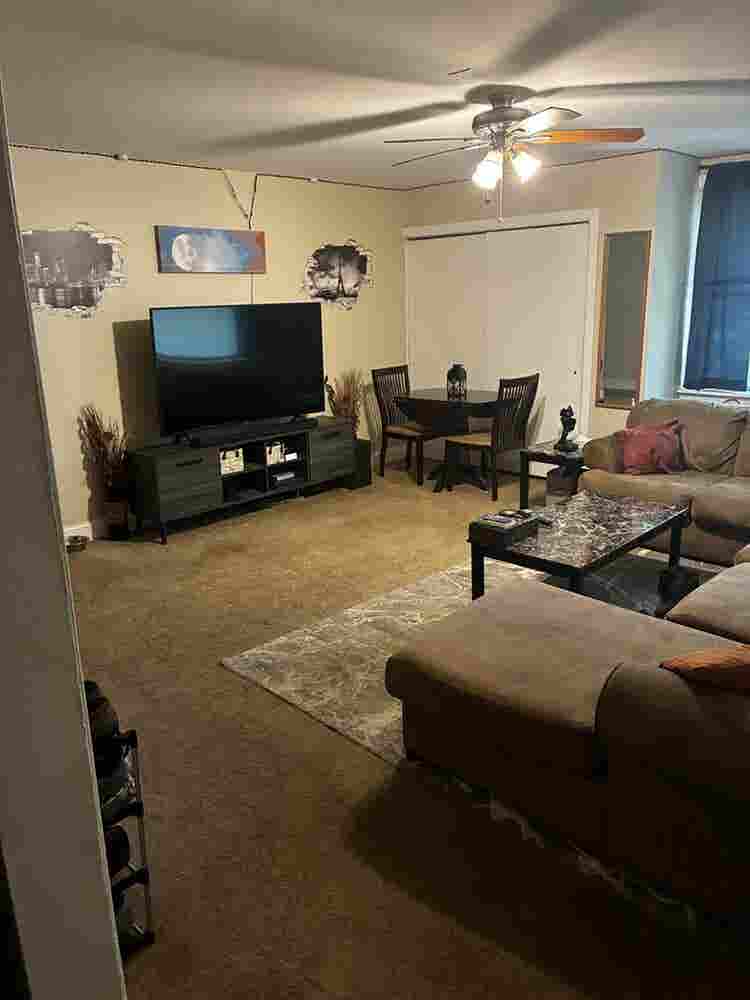 Room available to rent.