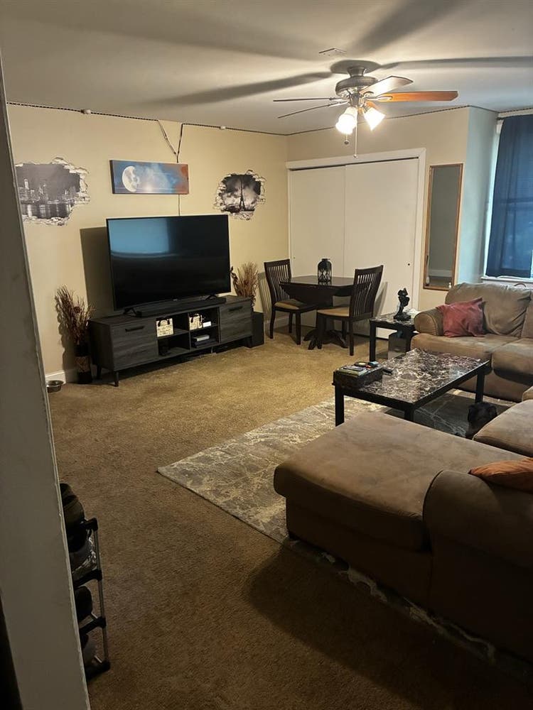 Room available to rent.
