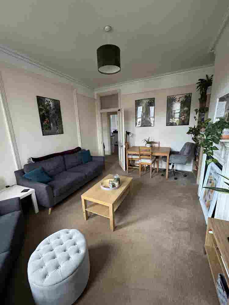 2 double rooms available in 3 bed 