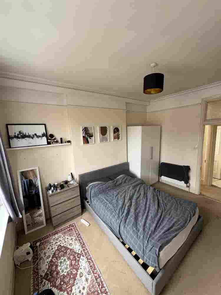 2 double rooms available in 3 bed 