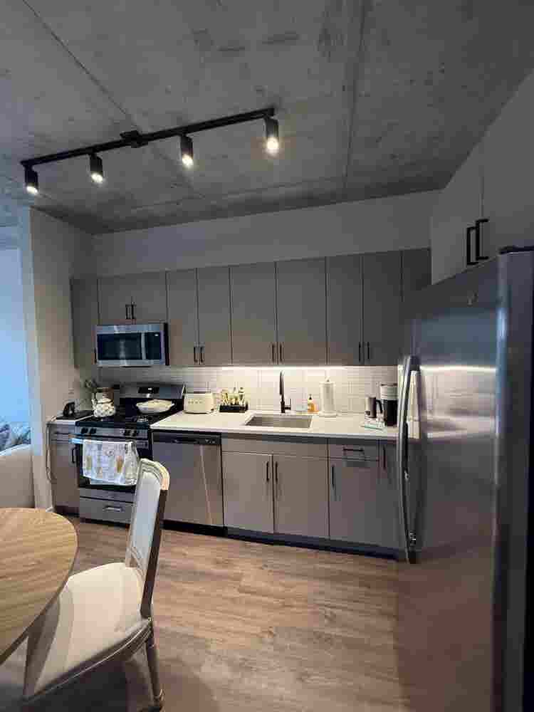 🏙️ 1-bedroom lease takeover