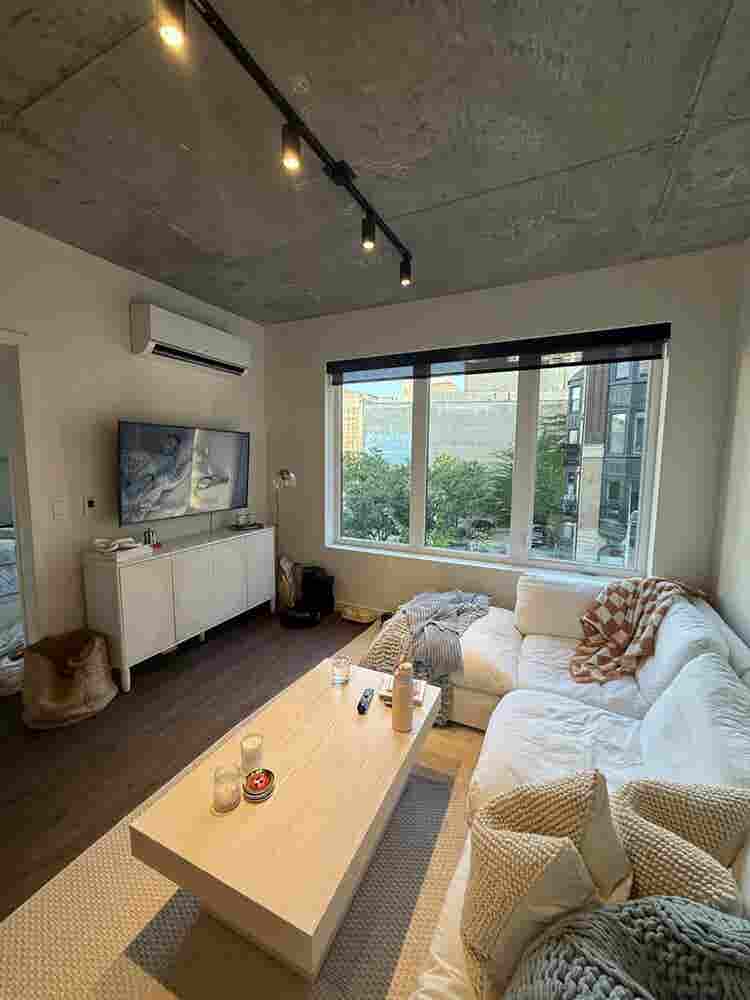 🏙️ 1-bedroom lease takeover