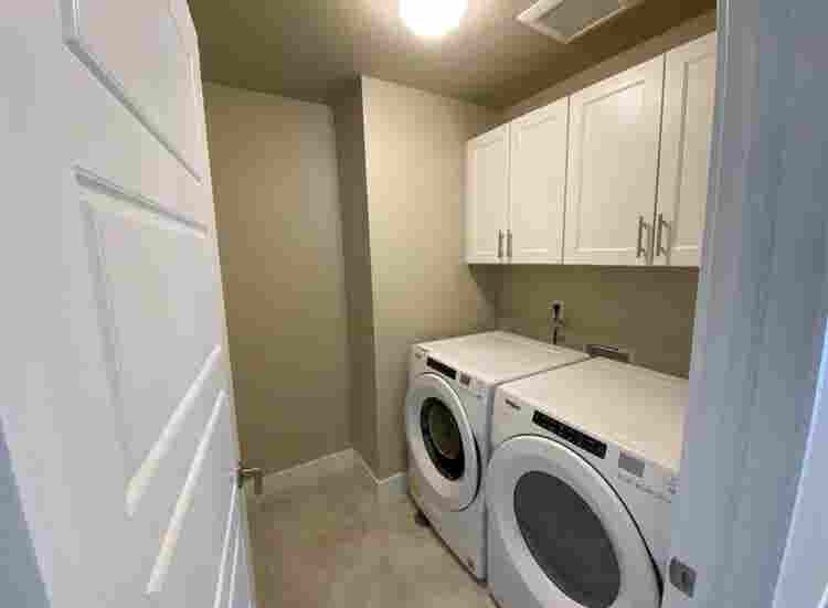 Looking for a Roomate