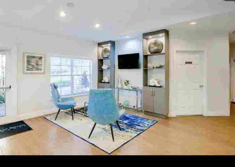 Roommate Wanted For October