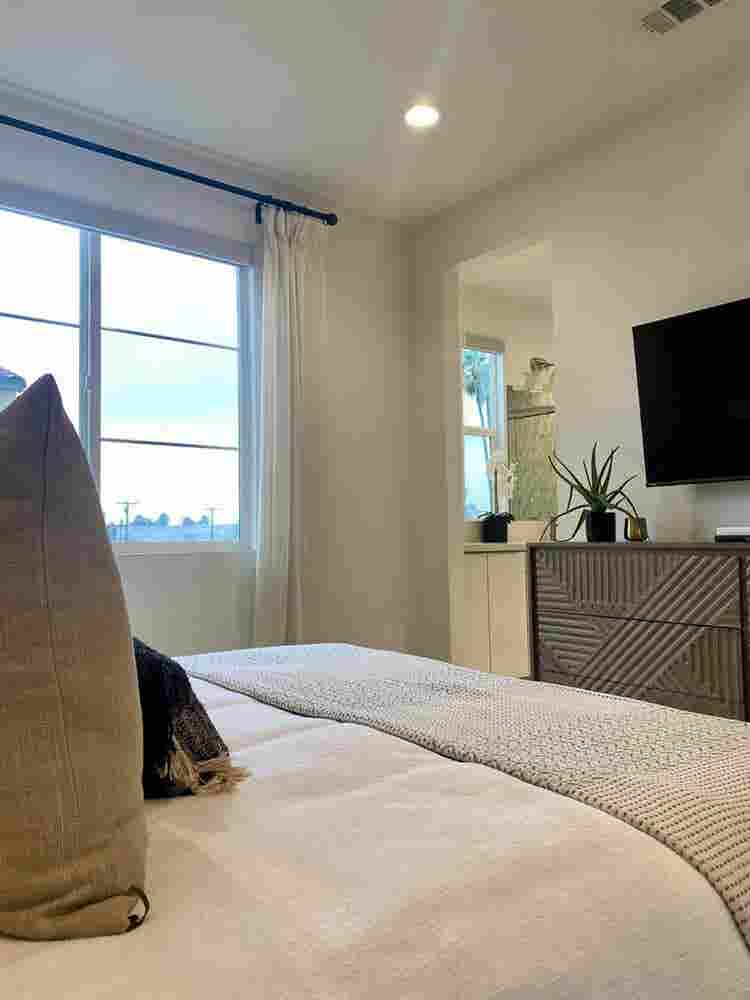 High End Master Bedroomm