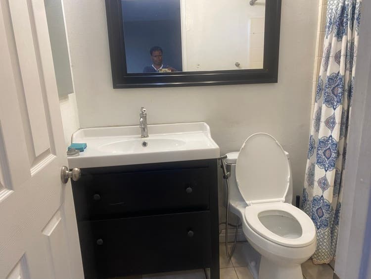 1 bed room Pvt bath to rent