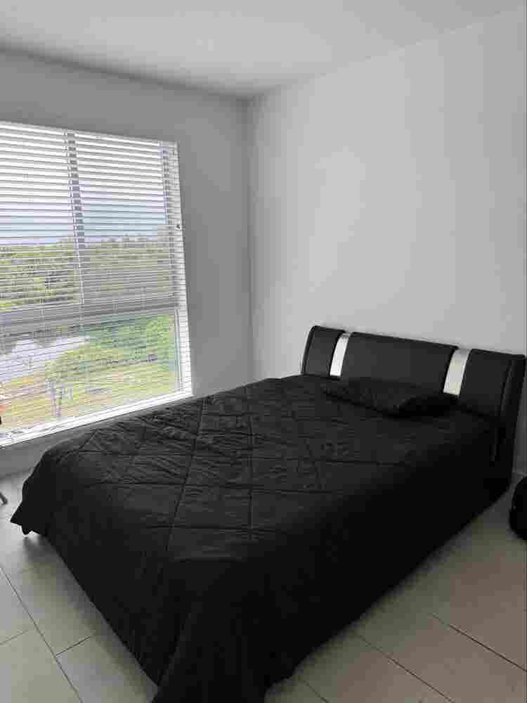 Furnished Room w Utilitiess