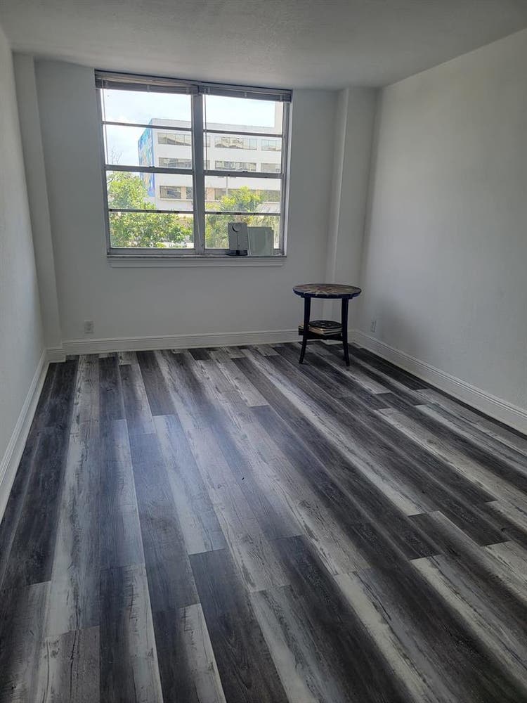 I'm renting a room at the beautiful
