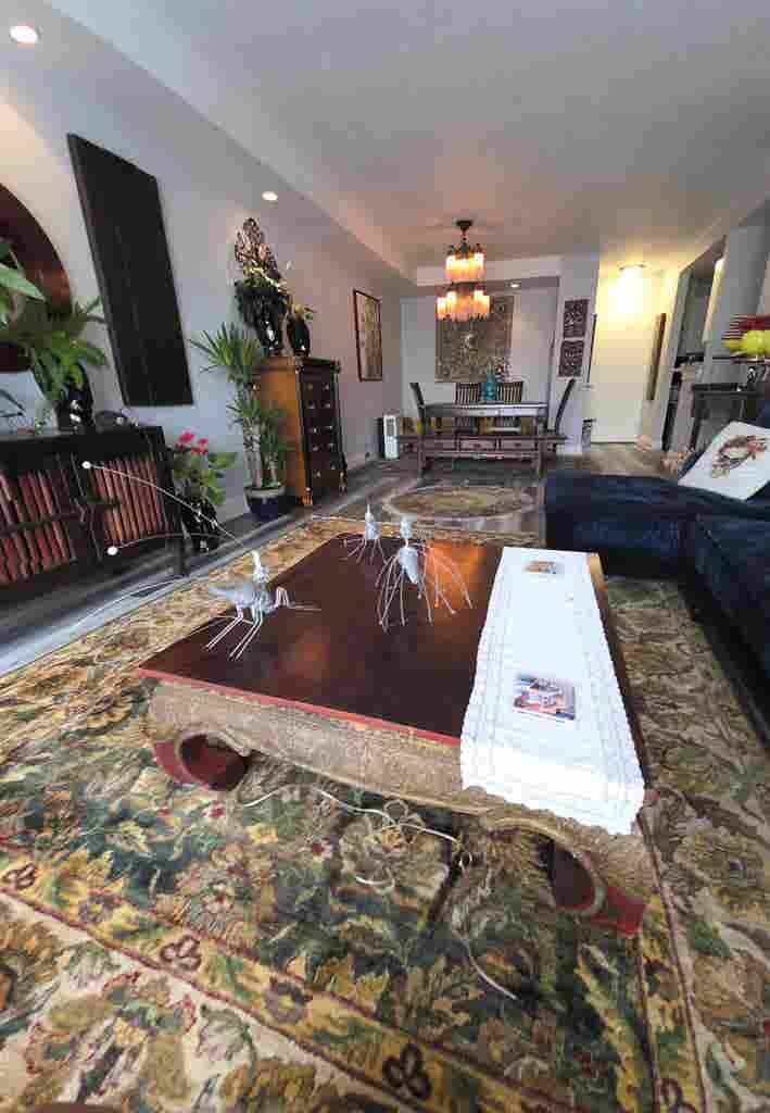 I'm renting a room at the beautiful