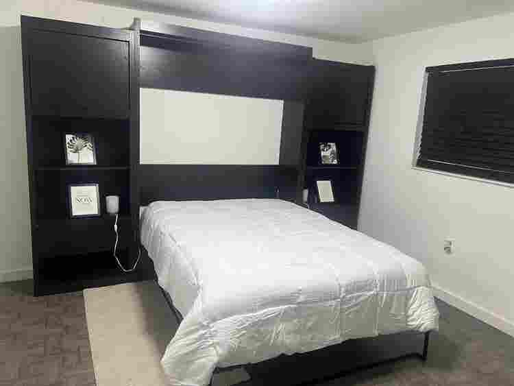 Spacious Room in Miami- Move in Now