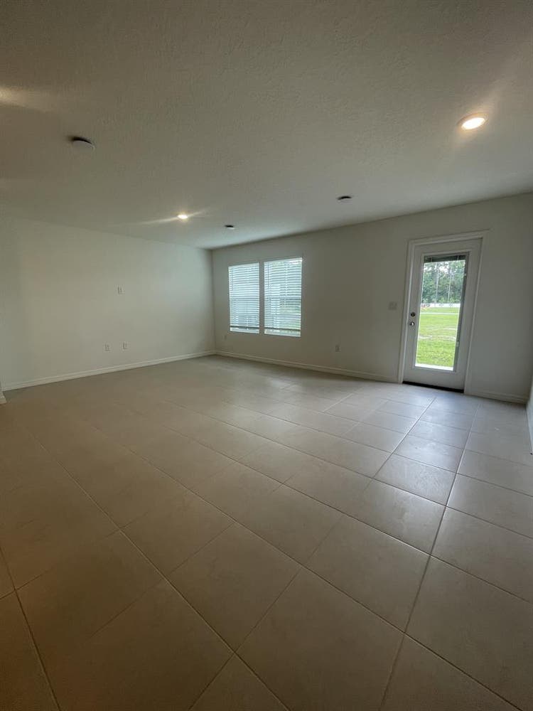 Townhouse rooms available for rent