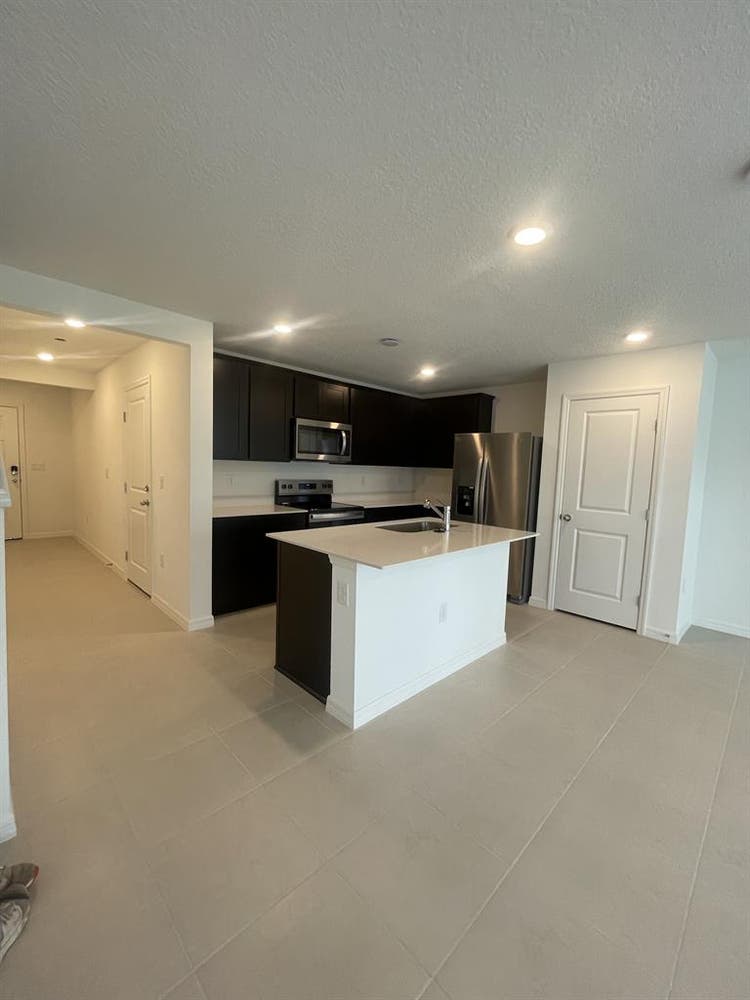 Townhouse rooms available for rent