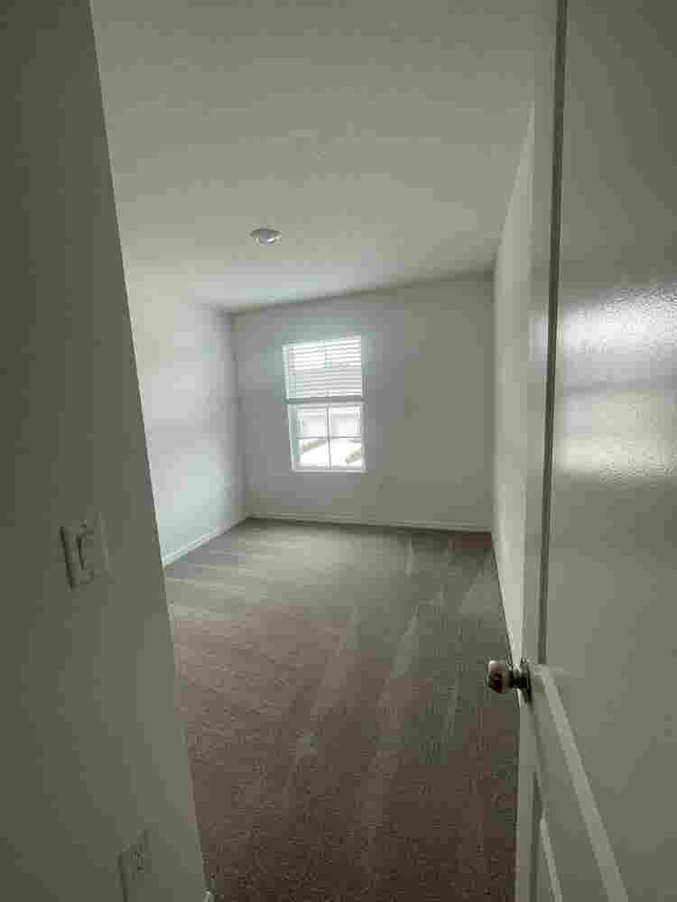 Townhouse rooms available for rent