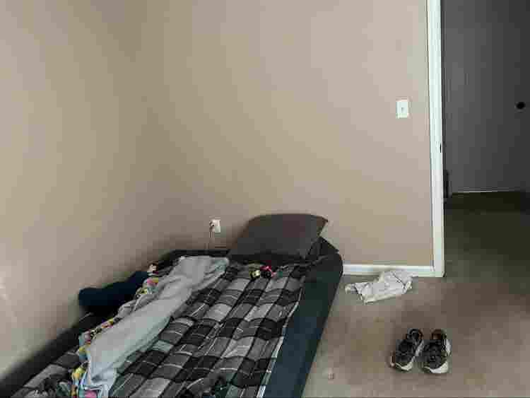 Looking for a roommate