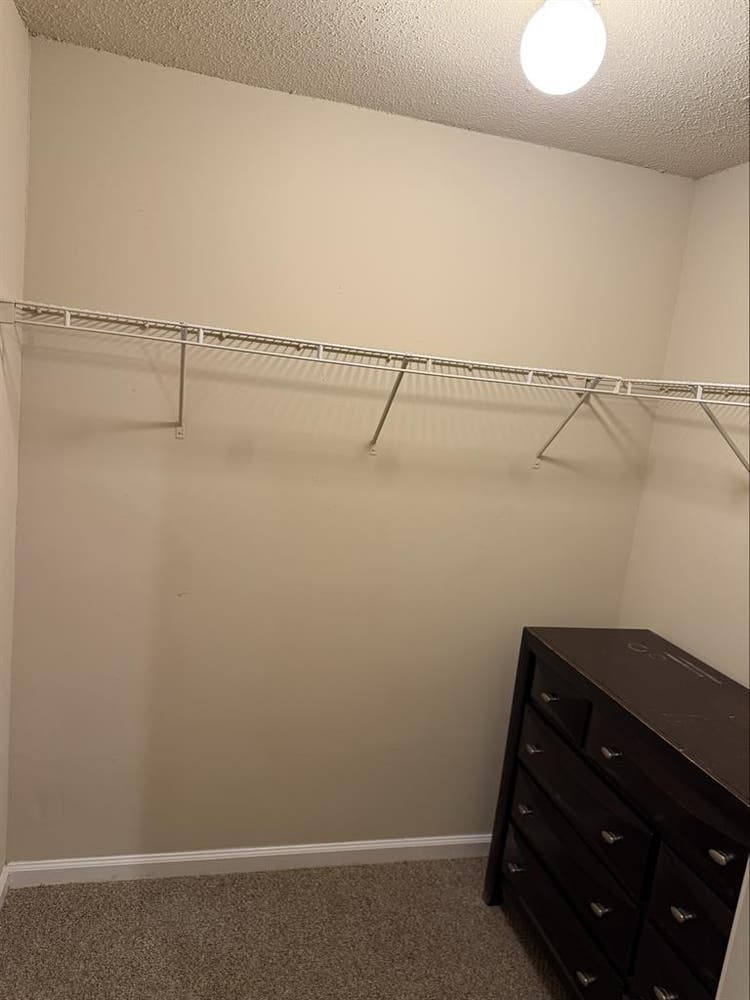 ROOM AVAILABLE IMMEDIATELY