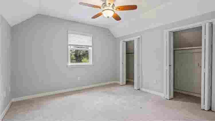 Upstairs room for rent