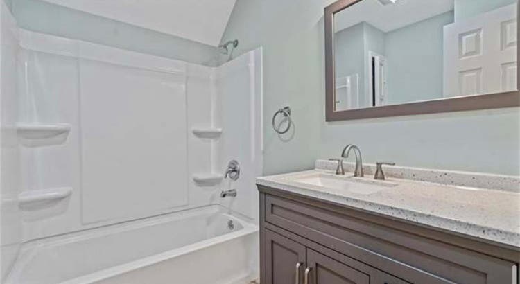 Upstairs room for rent