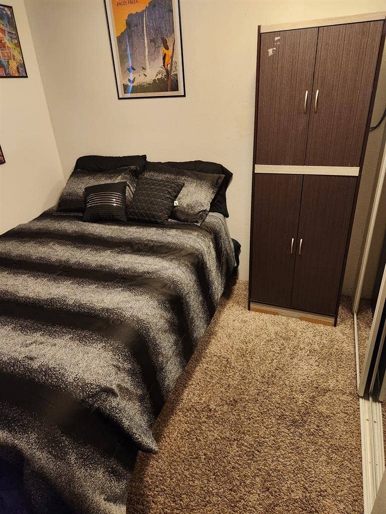 Me and my\Wife looking for roommate