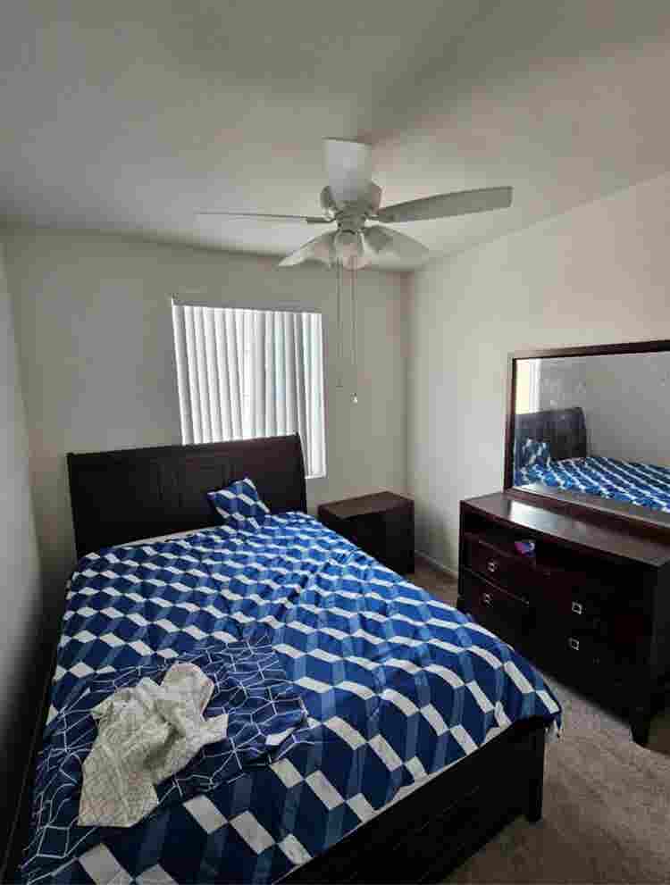 Private room
 w/ bathroom available!