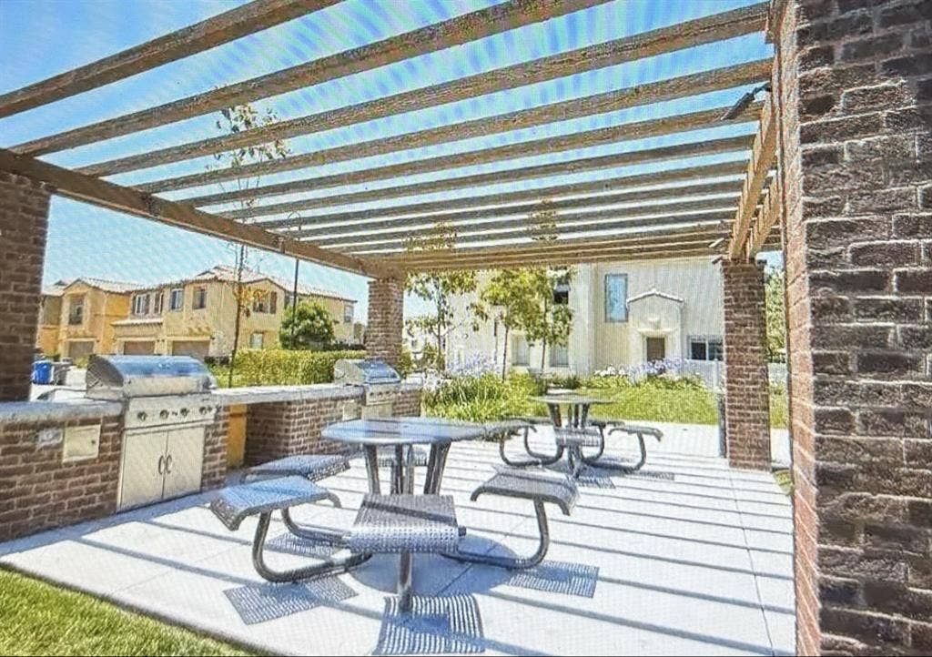 Private room
 w/ bathroom available!