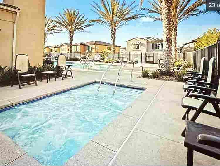 Private room
 w/ bathroom available!