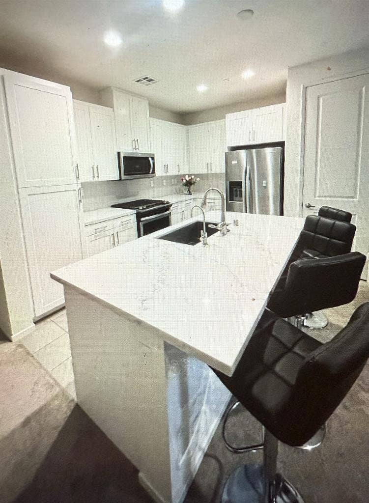 Private room
 w/ bathroom available!