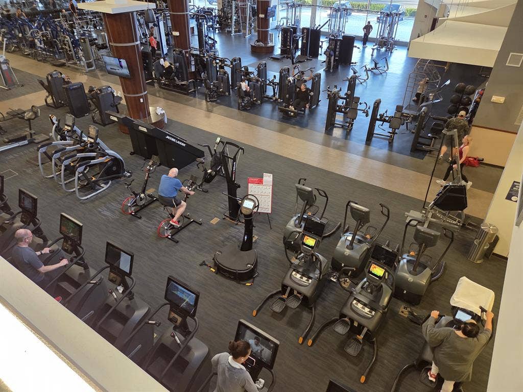 🕜🚌to NYC, 1 Block Away, near Hwys