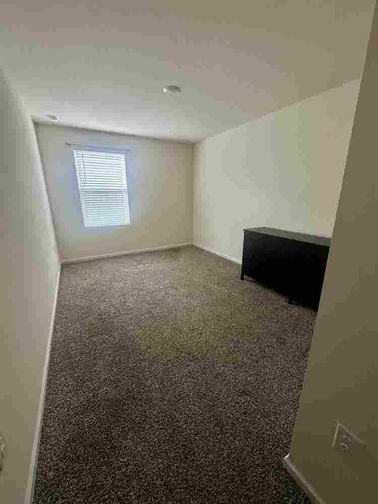 Room for rent in Willow Springs