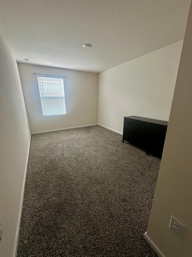 Room for rent in Willow Springs