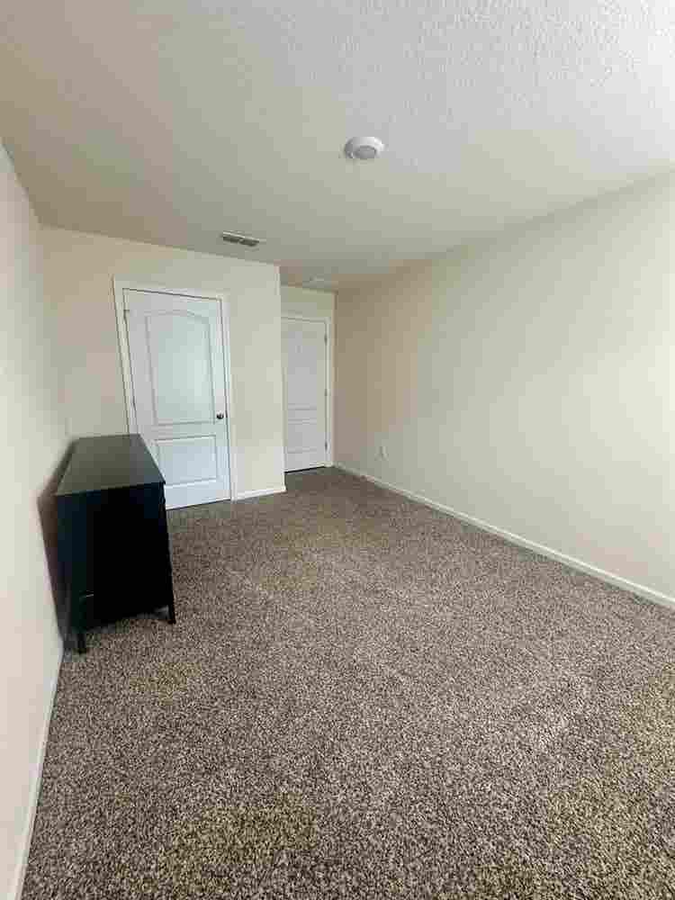 Room for rent in Willow Springs