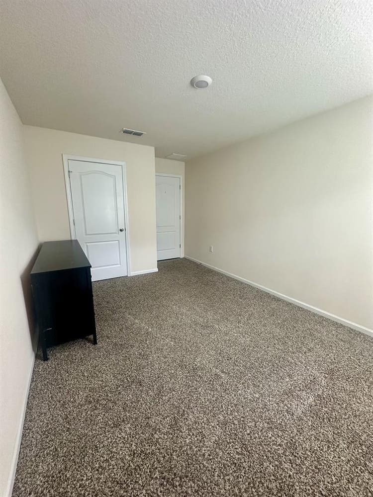 Room for rent in Willow Springs