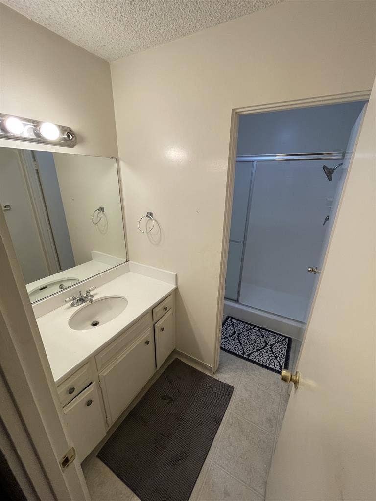 Private Master w/ Private Bathroom