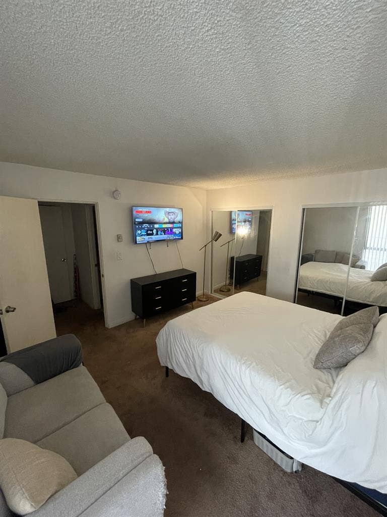 Private Master w/ Private Bathroom